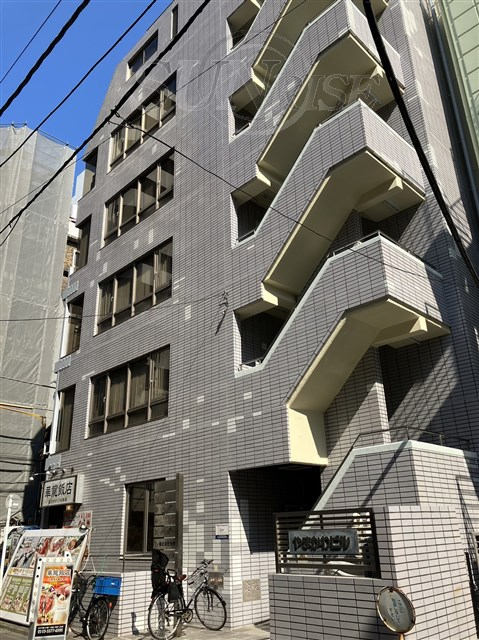 神保町 徒歩4分 構造:鉄骨鉄筋コンクリート造